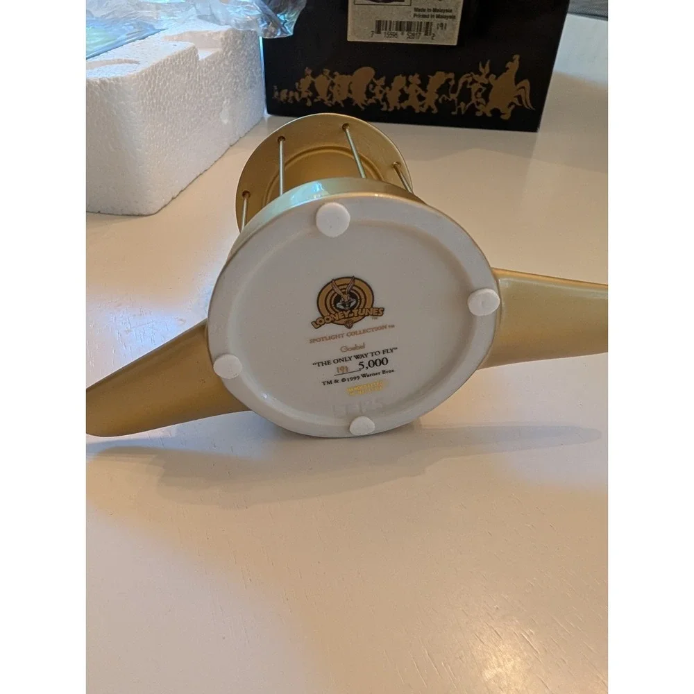 Looney Tunes Spotlight Collection Goebel Tweety 